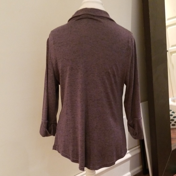 Gray top - Picture 3 of 4